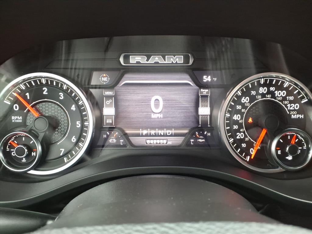 2022 RAM 1500 Big Horn Crew Cab 4x4 5'7' Box