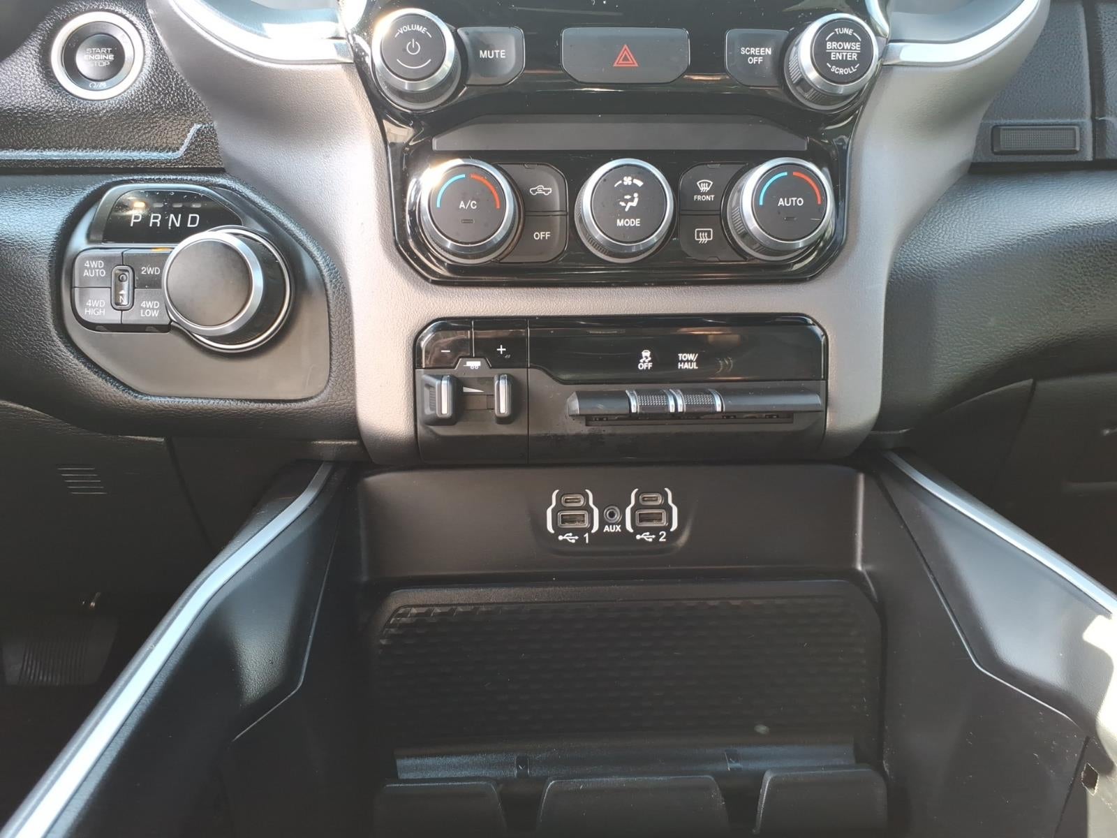 2022 RAM 1500 Big Horn Crew Cab 4x4 5'7' Box