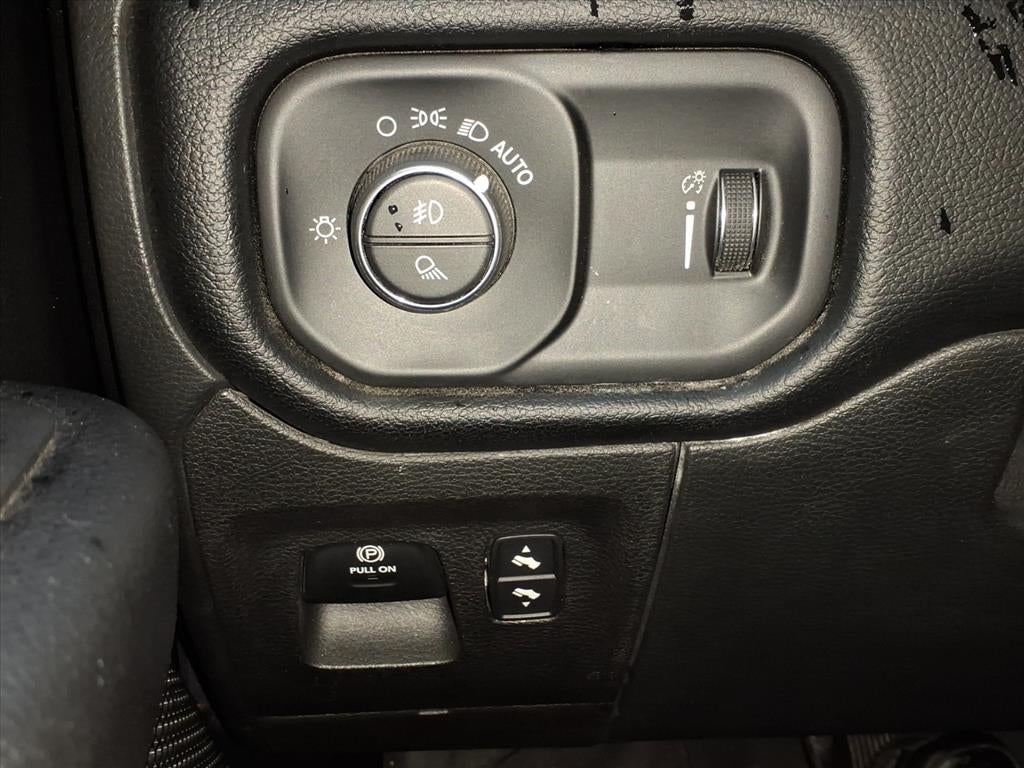 2021 RAM 1500 Big Horn Crew Cab 4x4 5'7' Box