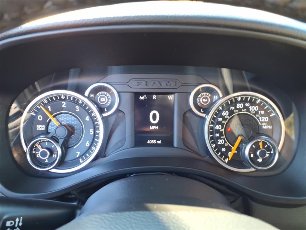 2022 RAM 1500 Big Horn Crew Cab 4x4 5'7' Box