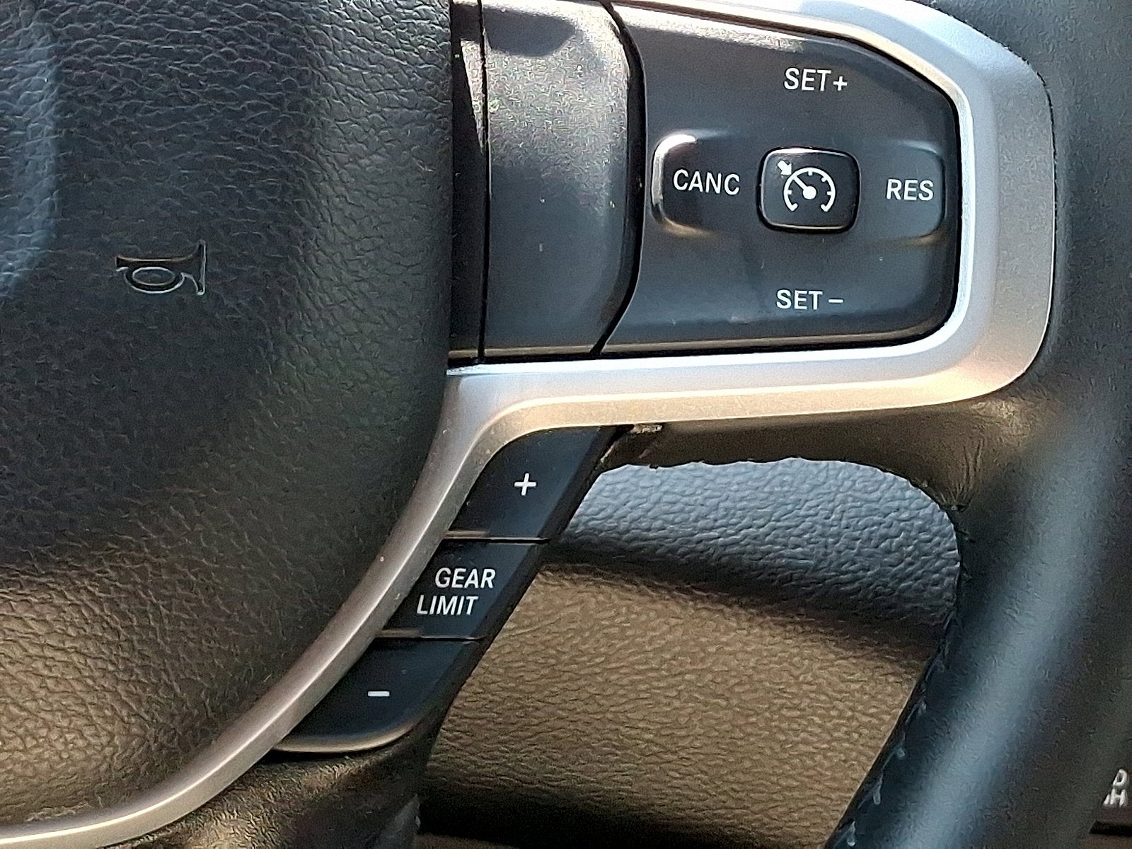 2024 RAM 1500 Big Horn Crew Cab 4x4 5'7' Box