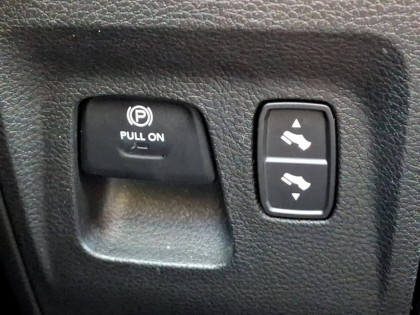 2024 RAM 1500 Big Horn Crew Cab 4x4 5'7' Box