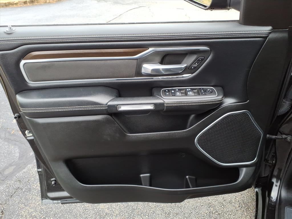 2022 RAM 1500 Laramie Crew Cab 4x4 5'7' Box