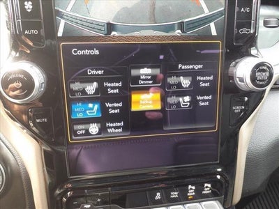 2021 RAM 1500 Laramie Crew Cab 4x4 5'7' Box