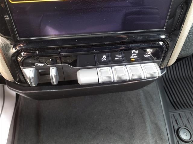 2021 RAM 1500 Laramie Crew Cab 4x4 5'7' Box