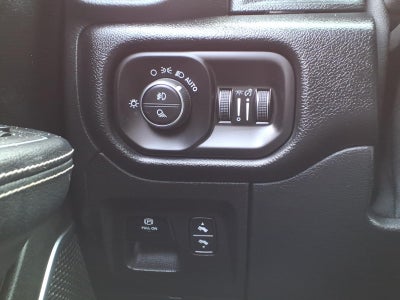 2022 RAM 1500 Laramie Crew Cab 4x4 5'7' Box