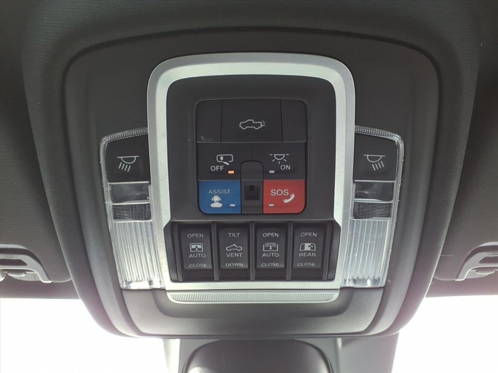 2021 RAM 1500 Limited Crew Cab 4x4 6'4' Box