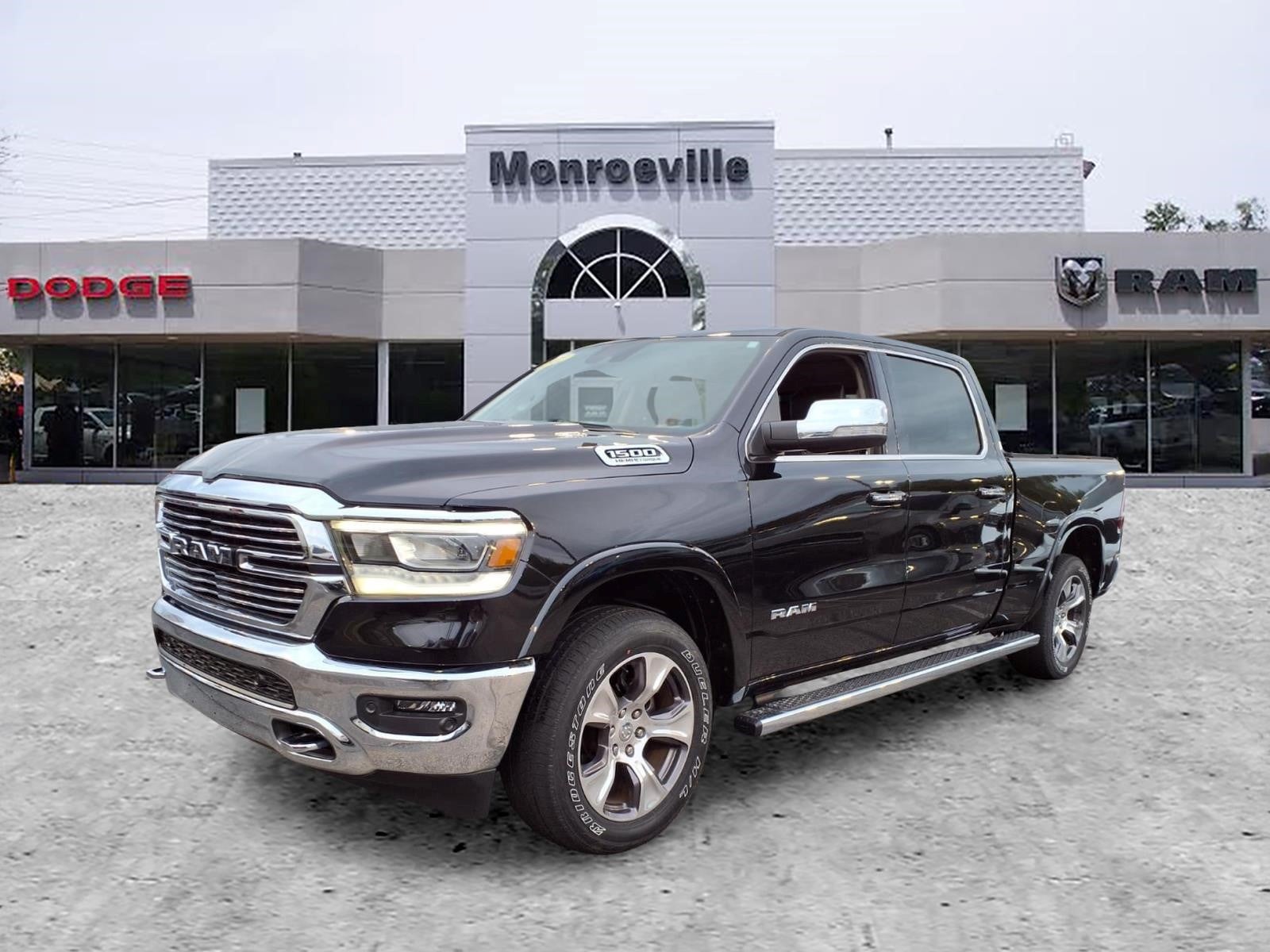 2022 RAM 1500 Laramie Crew Cab 4x4 6'4' Box