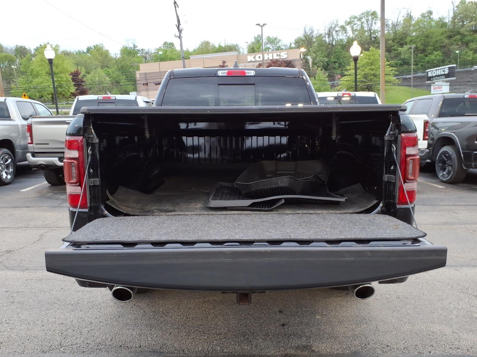 2022 RAM 1500 Laramie Crew Cab 4x4 6'4' Box