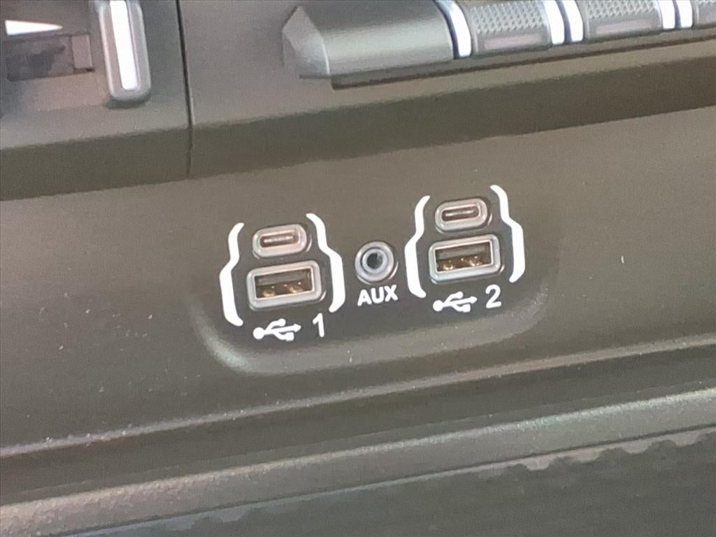 2022 RAM 1500 Laramie Crew Cab 4x4 6'4' Box