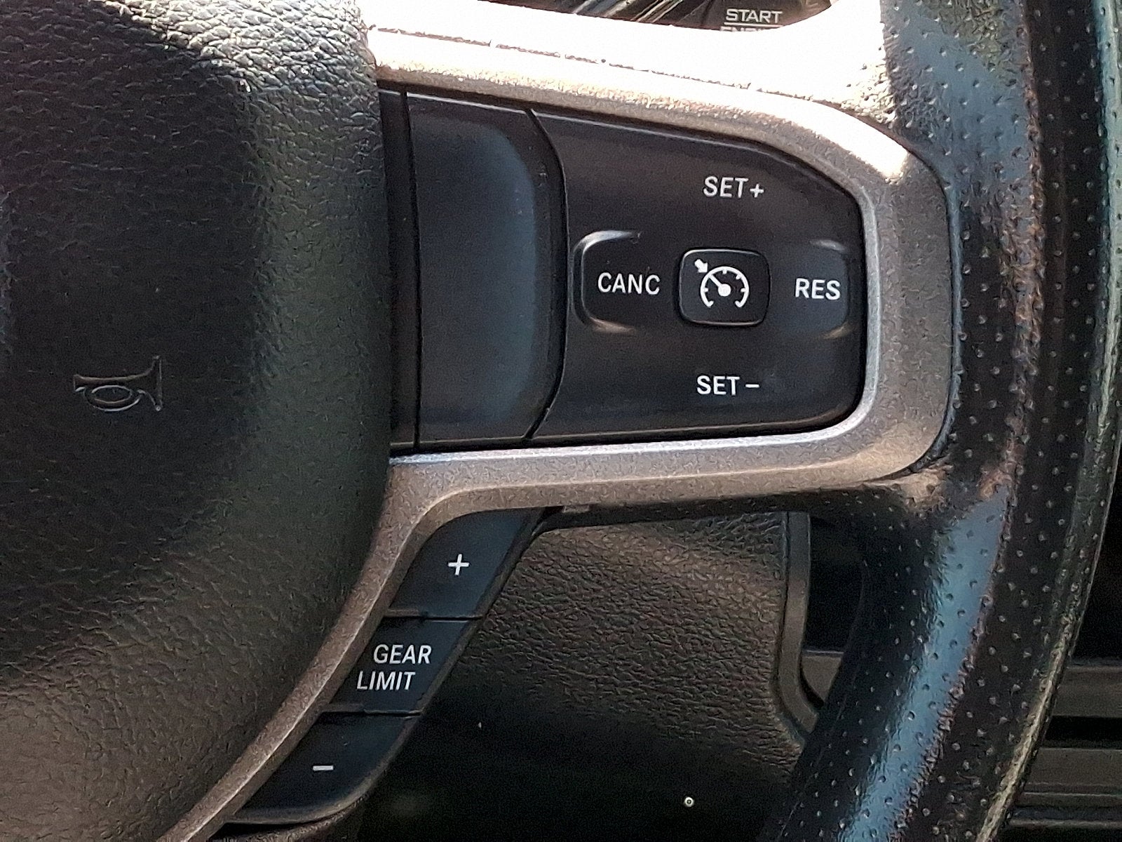 2023 RAM 3500 Tradesman Crew Cab 4x4 6'4' Box