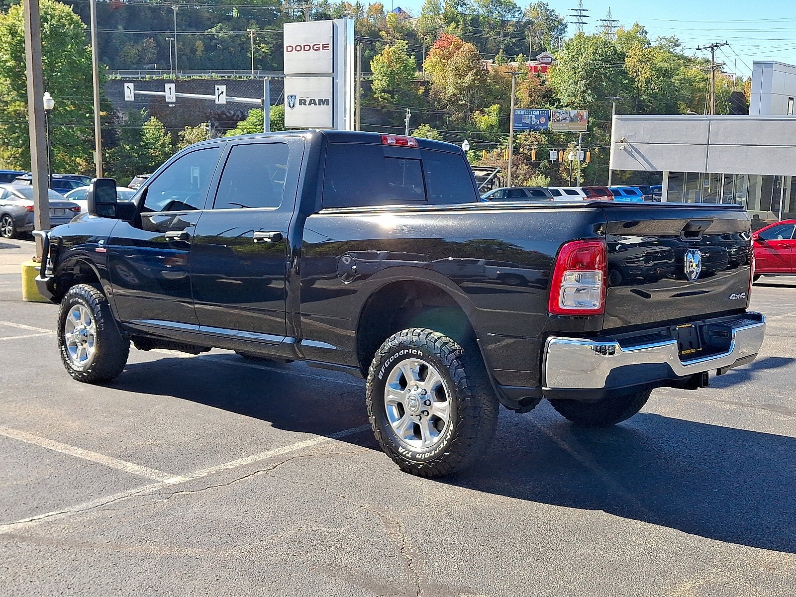 2023 RAM 3500 Tradesman Crew Cab 4x4 6'4' Box