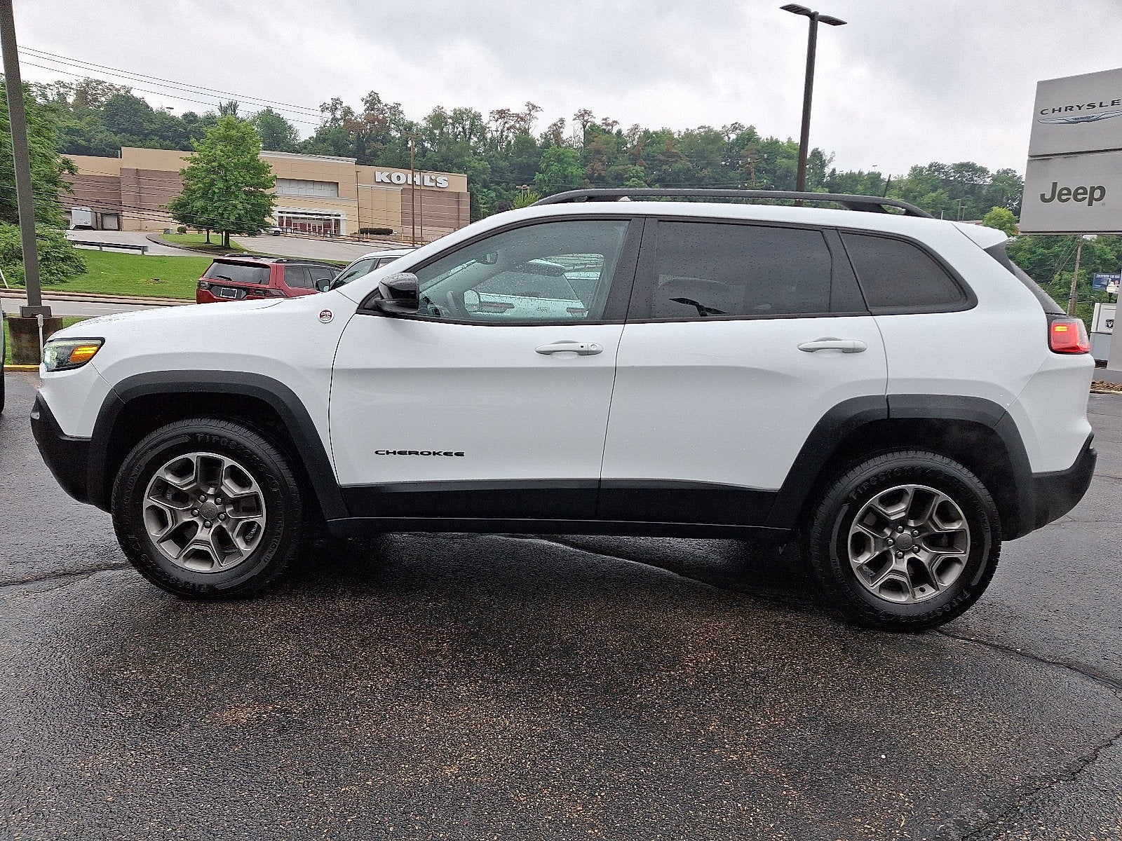 2022 Jeep Cherokee Trailhawk