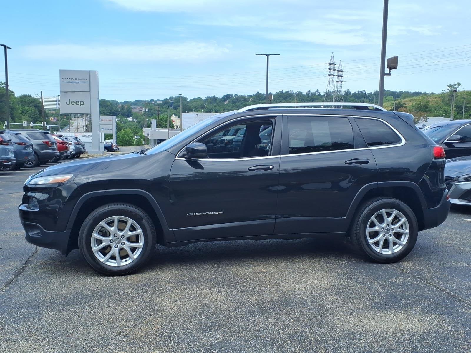 Used 2016 Jeep Cherokee Latitude with VIN 1C4PJMCB5GW194791 for sale in Monroeville, PA