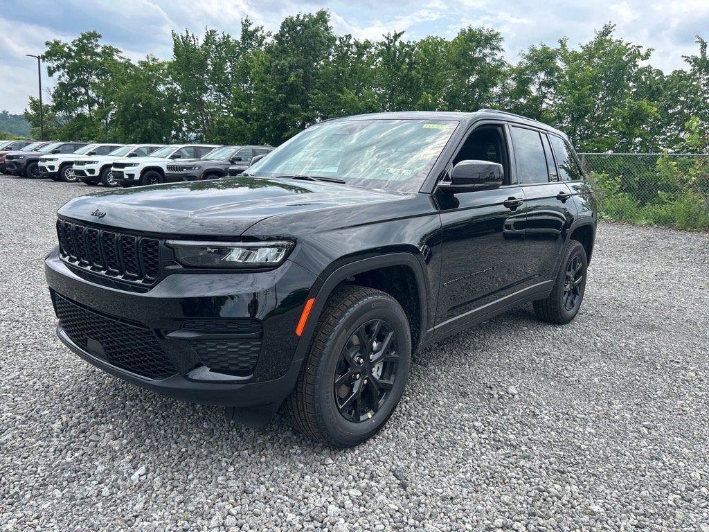 2025 Jeep Grand Cherokee Laredo