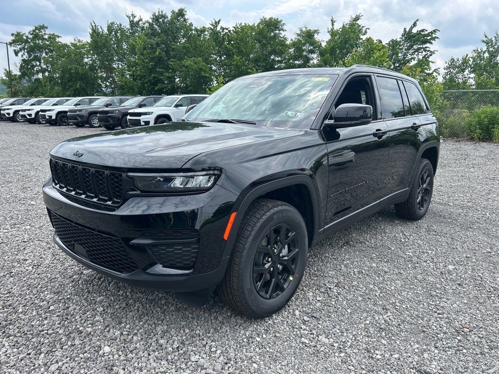2025 Jeep Grand Cherokee Laredo