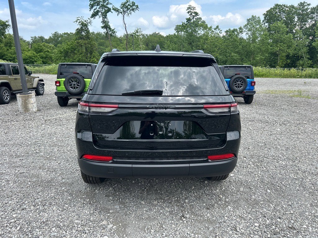 2025 Jeep Grand Cherokee Laredo