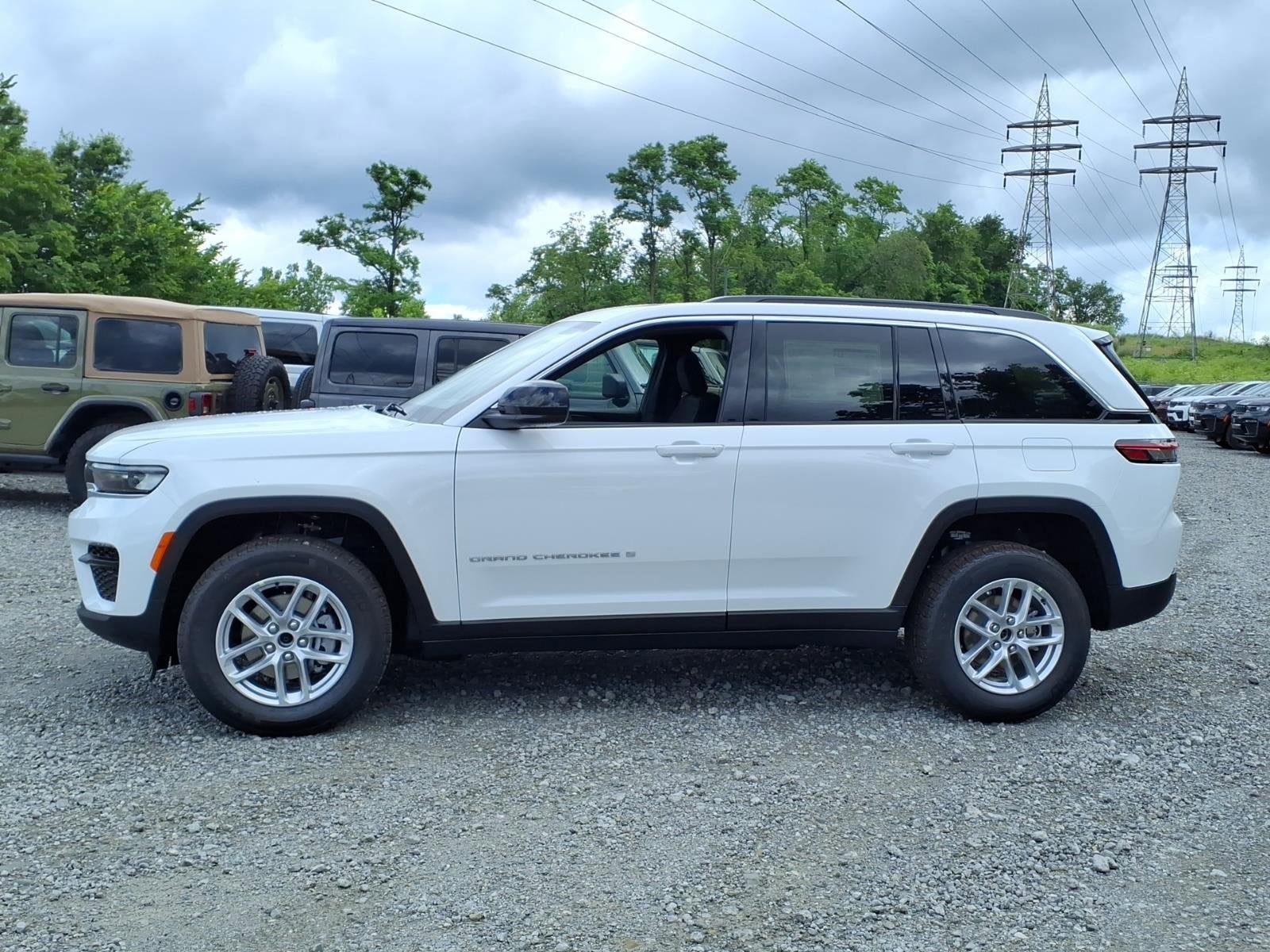2026 Jeep Grand Cherokee Laredo