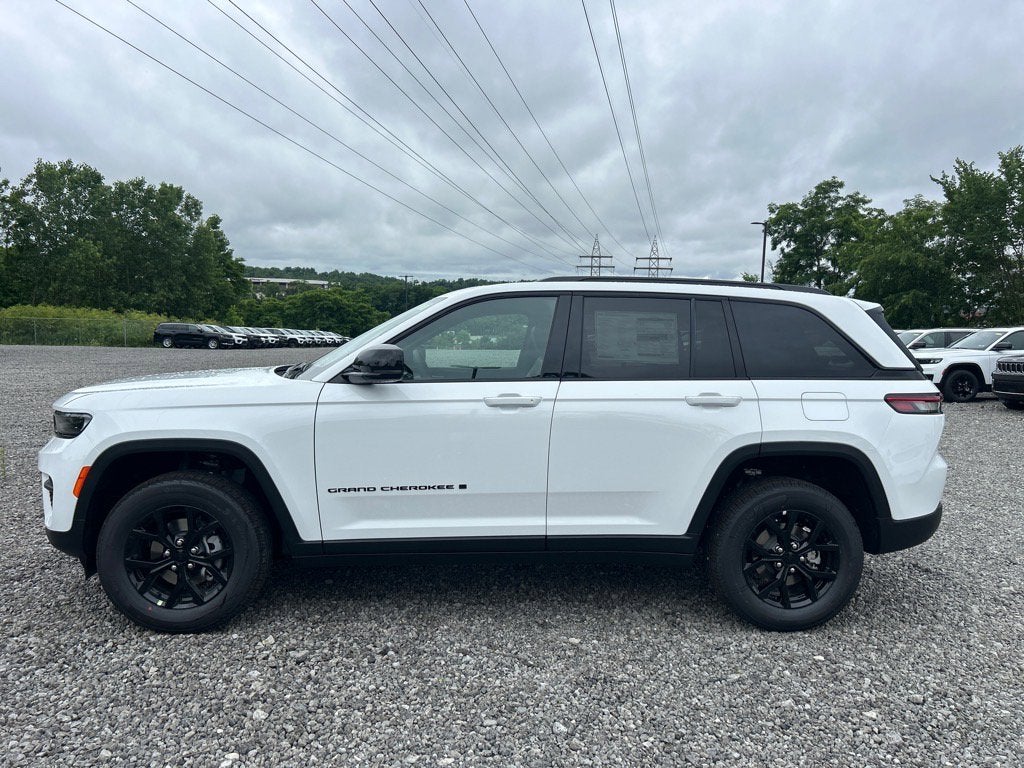 2025 Jeep Grand Cherokee Laredo