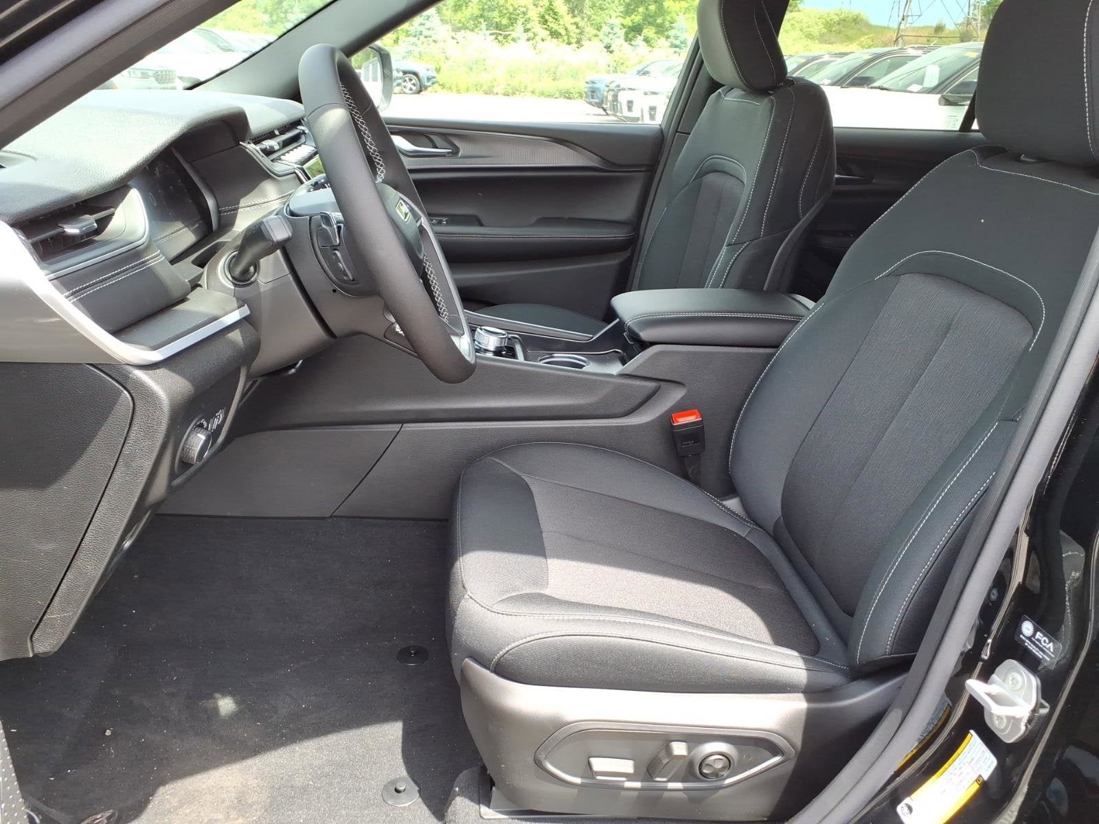 2026 Jeep Grand Cherokee Laredo
