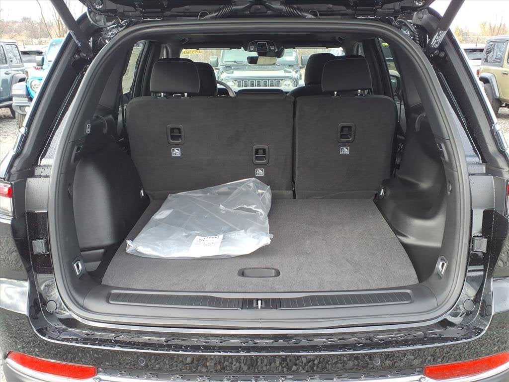 2025 Jeep Grand Cherokee Laredo X