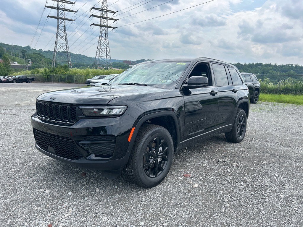 2025 Jeep Grand Cherokee Laredo