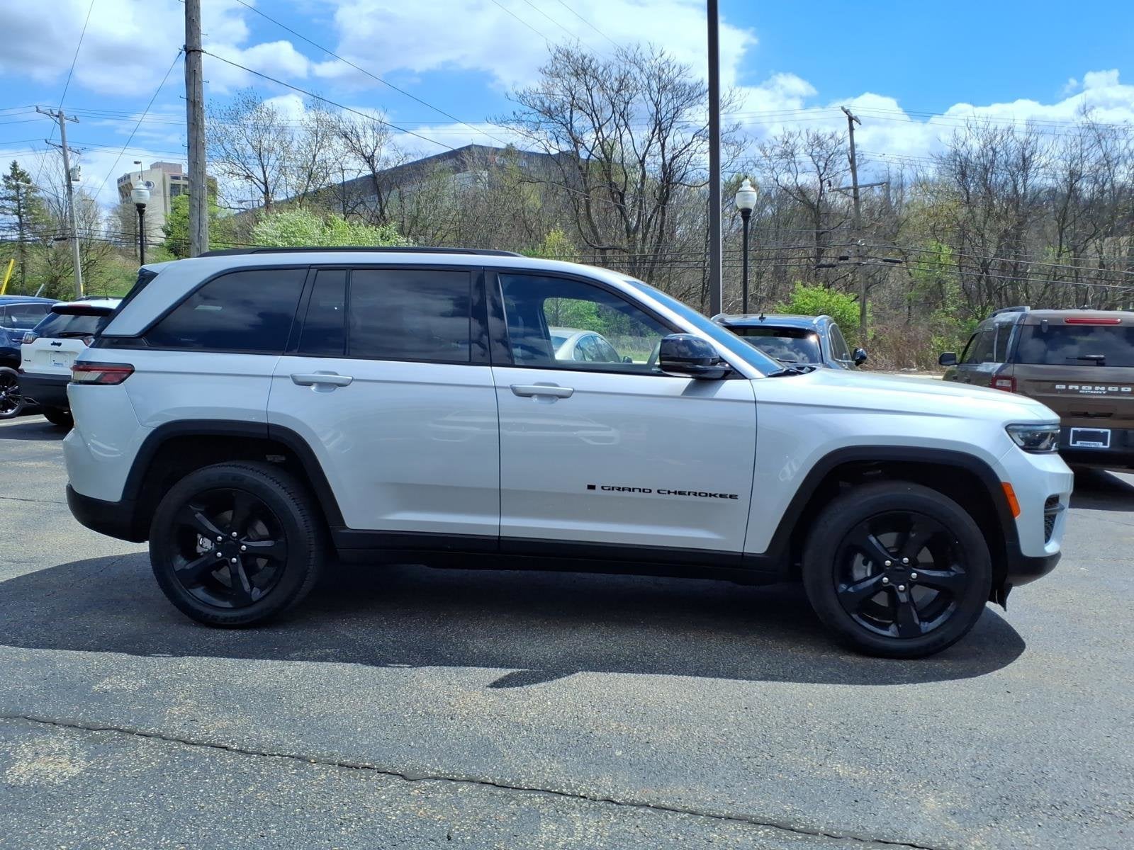 2023 Jeep Grand Cherokee Altitude