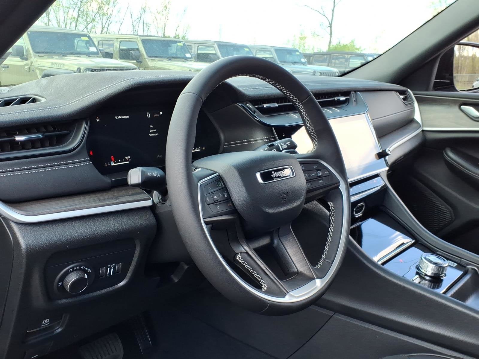 2026 Jeep Grand Cherokee Laredo Altitude