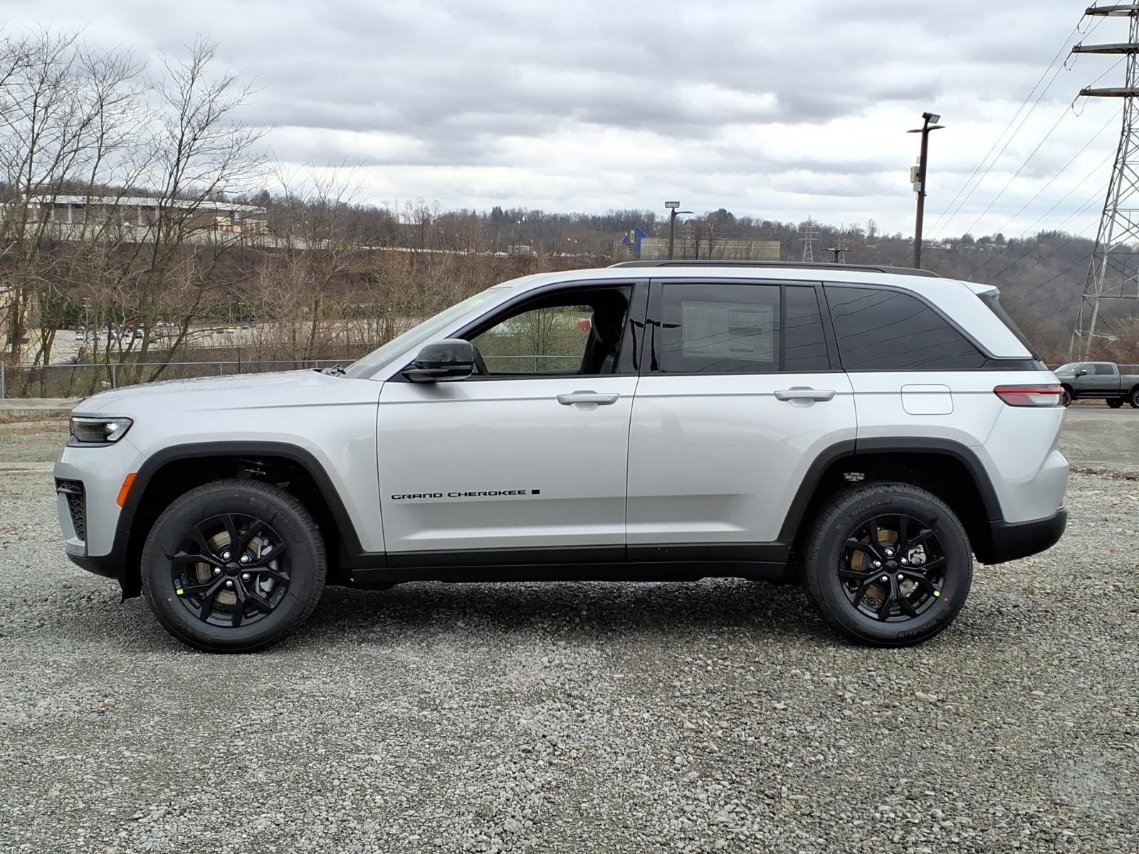 2026 Jeep Grand Cherokee Laredo Altitude