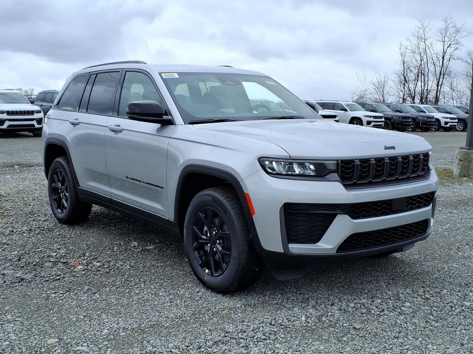 2026 Jeep Grand Cherokee Laredo Altitude