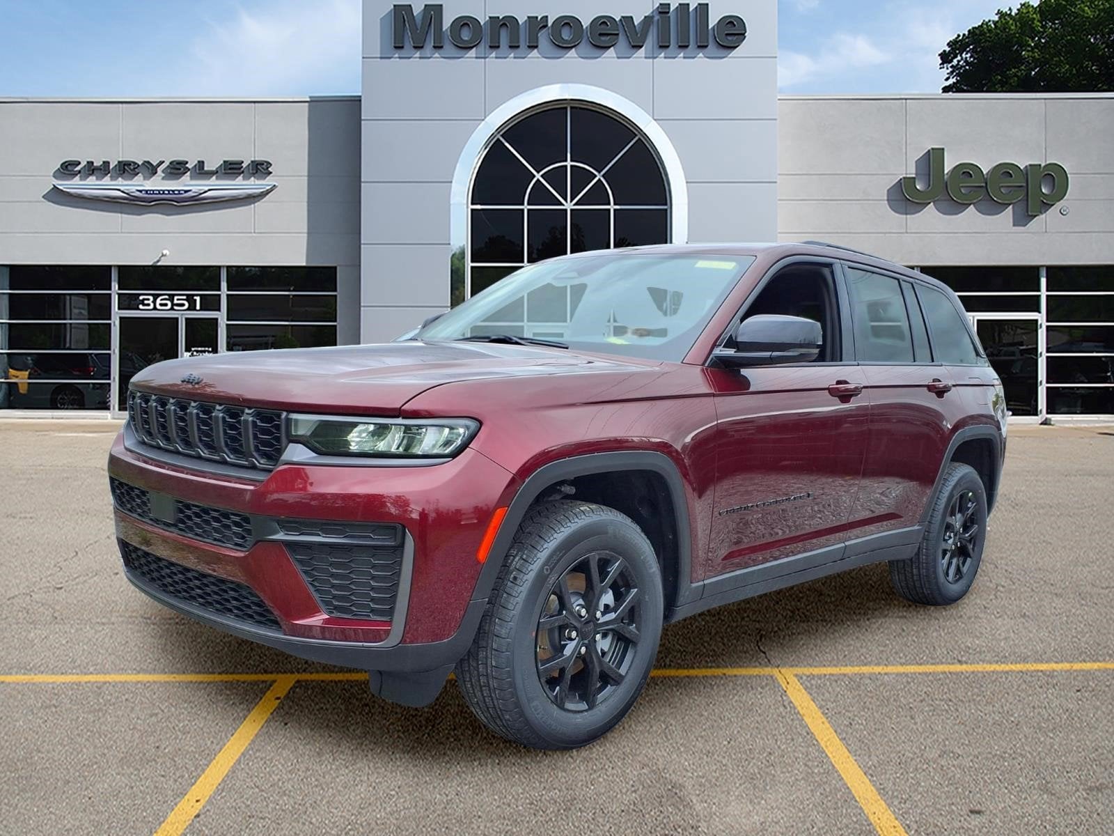 2026 Jeep Grand Cherokee Laredo Altitude
