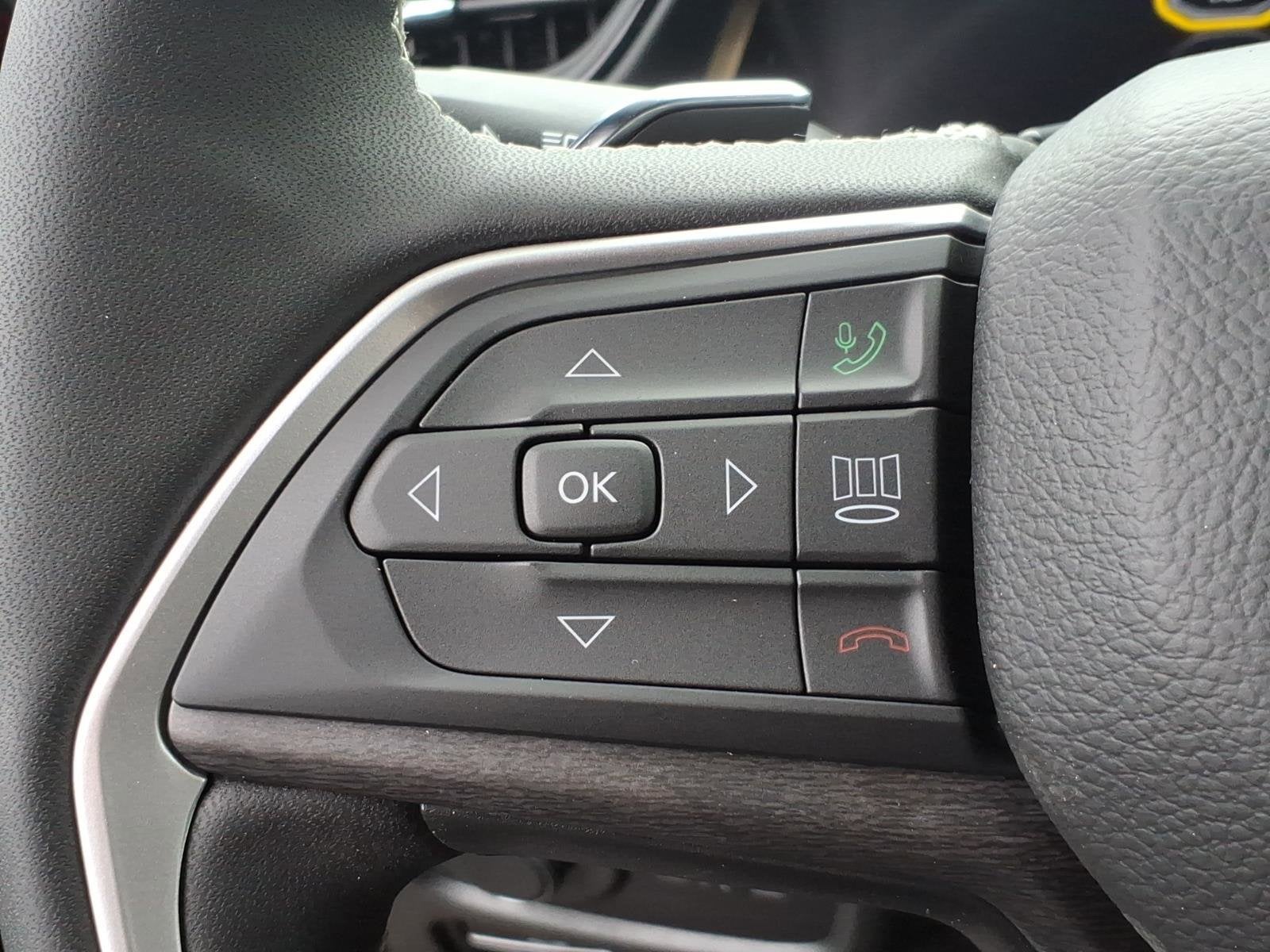 2026 Jeep Grand Cherokee Laredo Altitude
