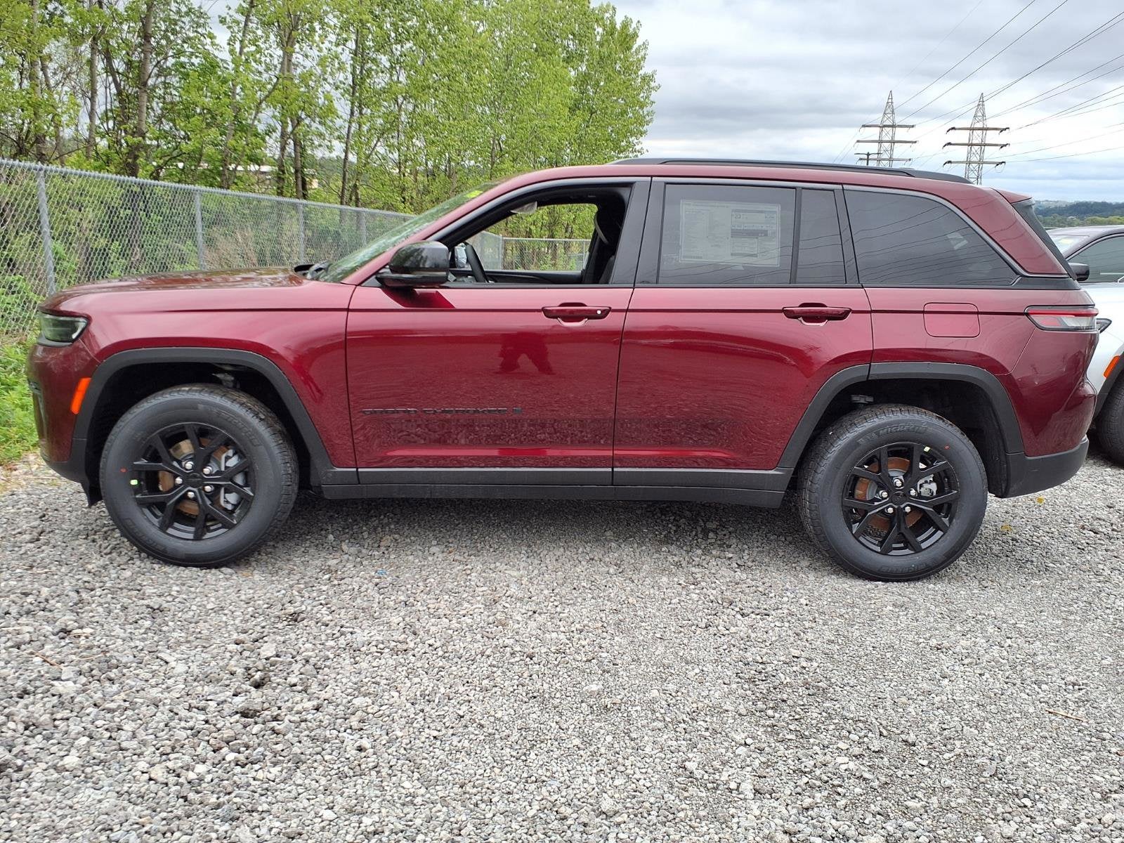 2026 Jeep Grand Cherokee Laredo Altitude