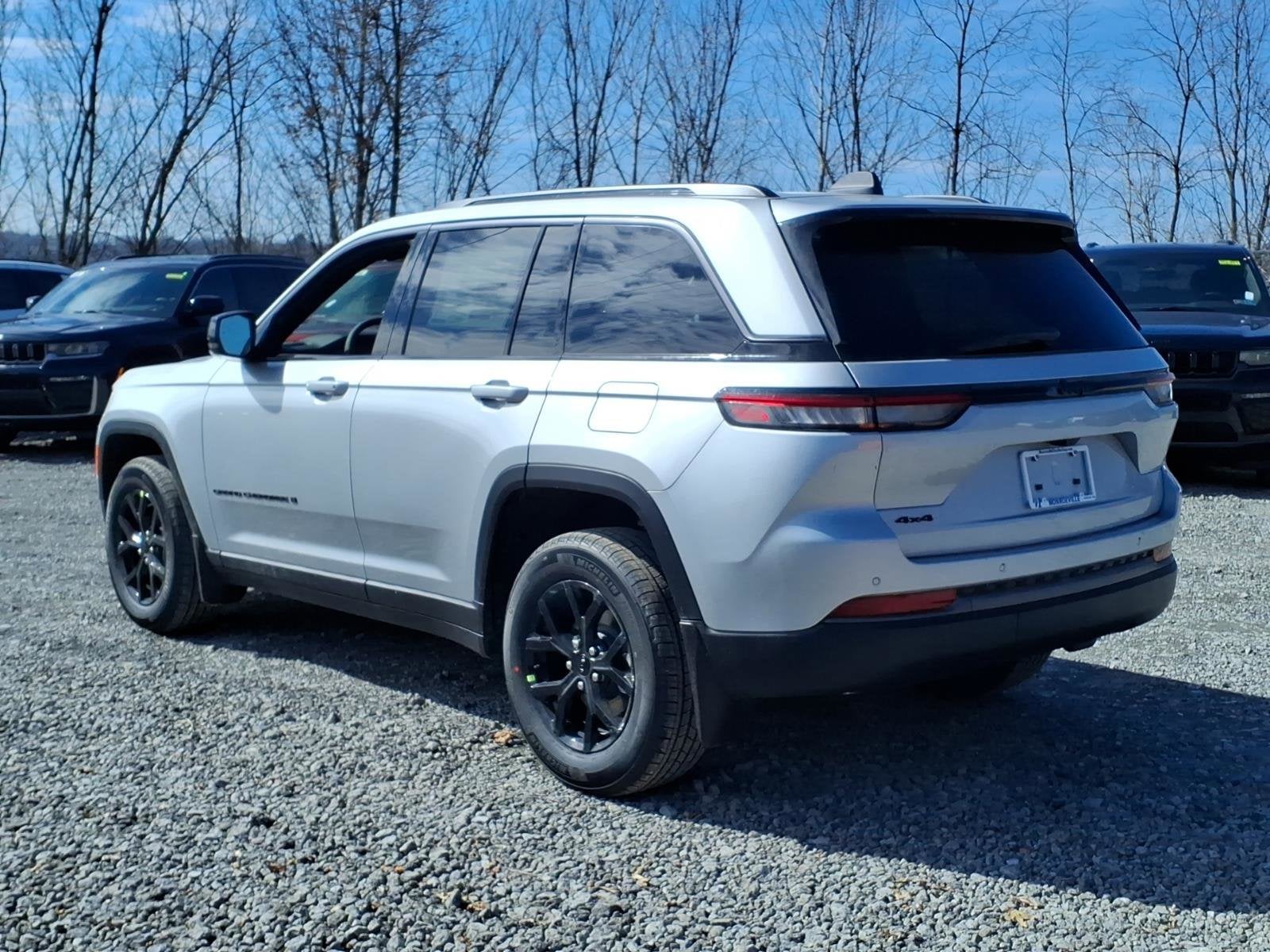 2026 Jeep Grand Cherokee Laredo Altitude