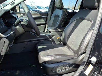 2026 Jeep Grand Cherokee Laredo Altitude