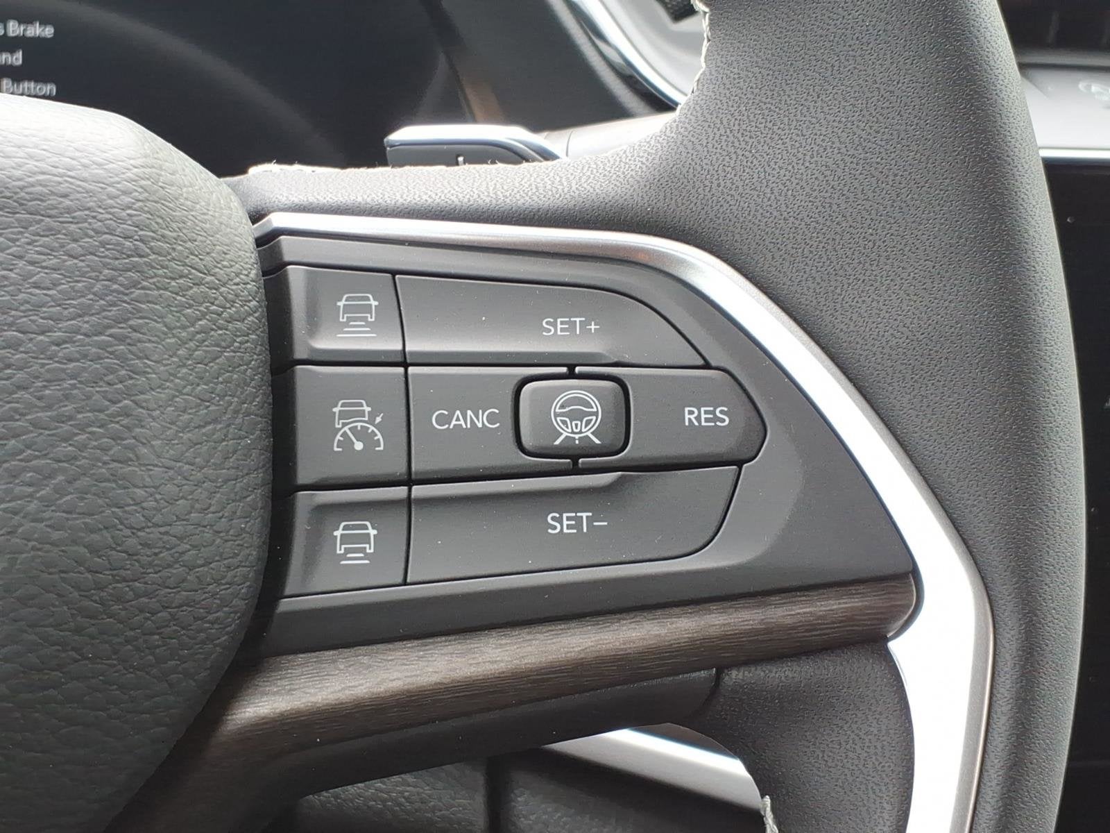 2026 Jeep Grand Cherokee Laredo Altitude