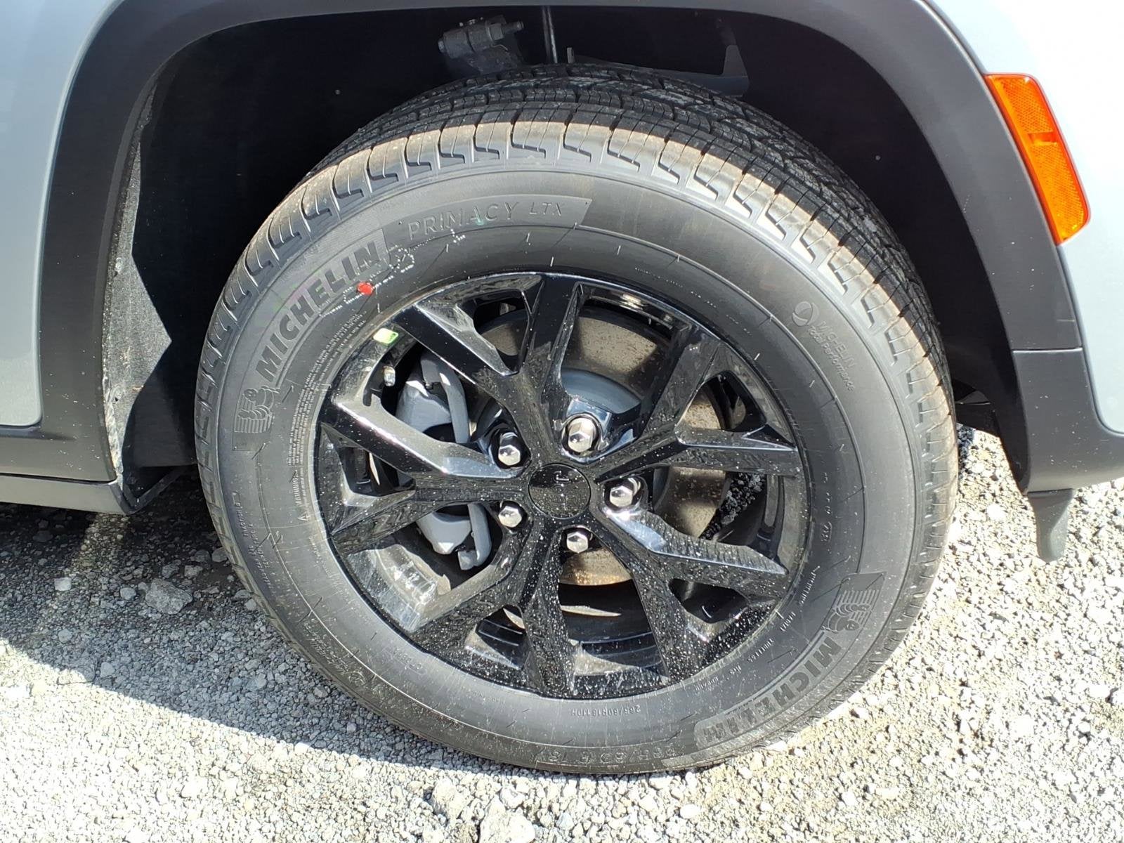 2026 Jeep Grand Cherokee Laredo Altitude