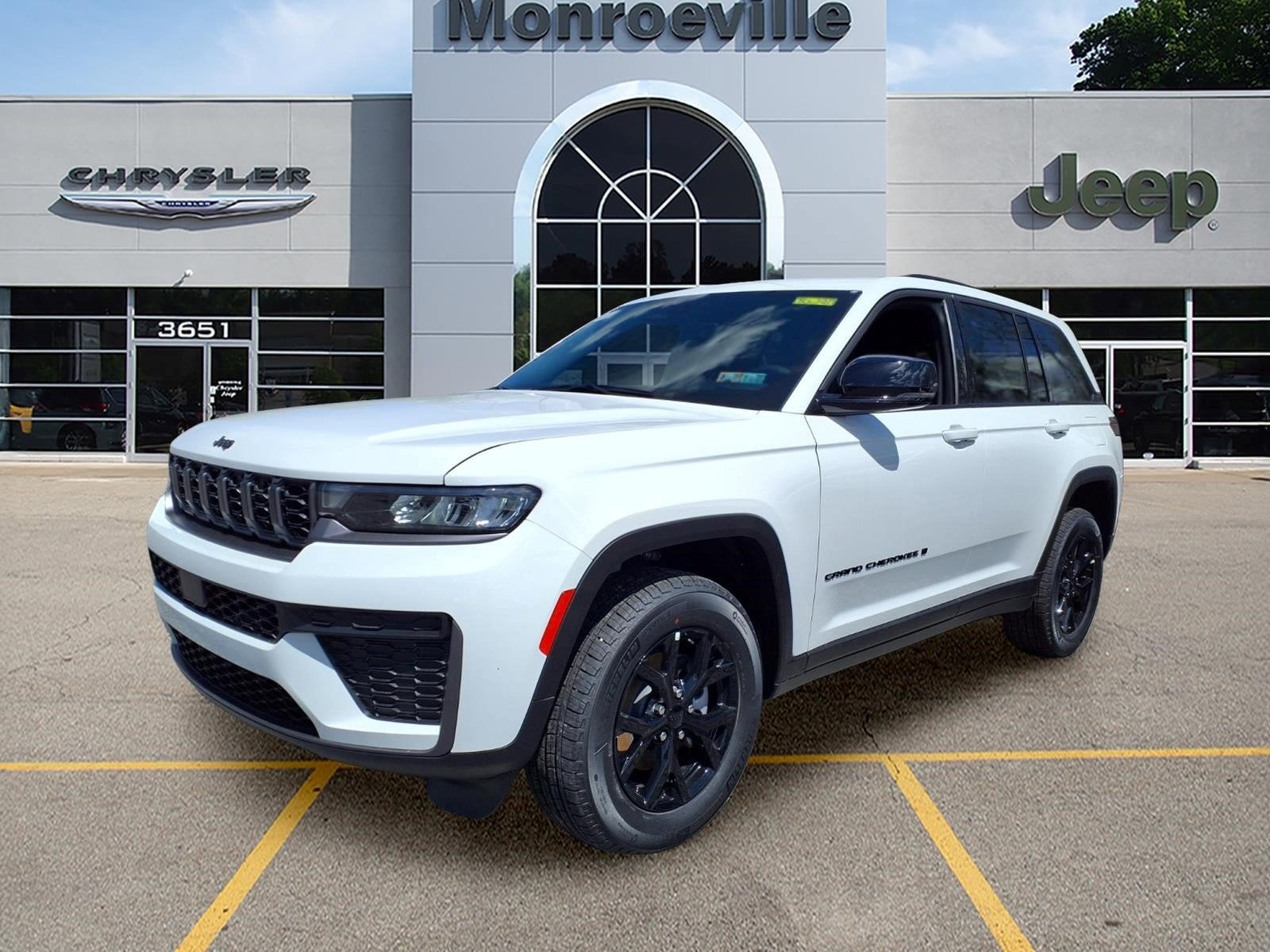 2026 Jeep Grand Cherokee Laredo Altitude