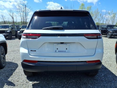 2026 Jeep Grand Cherokee Laredo Altitude