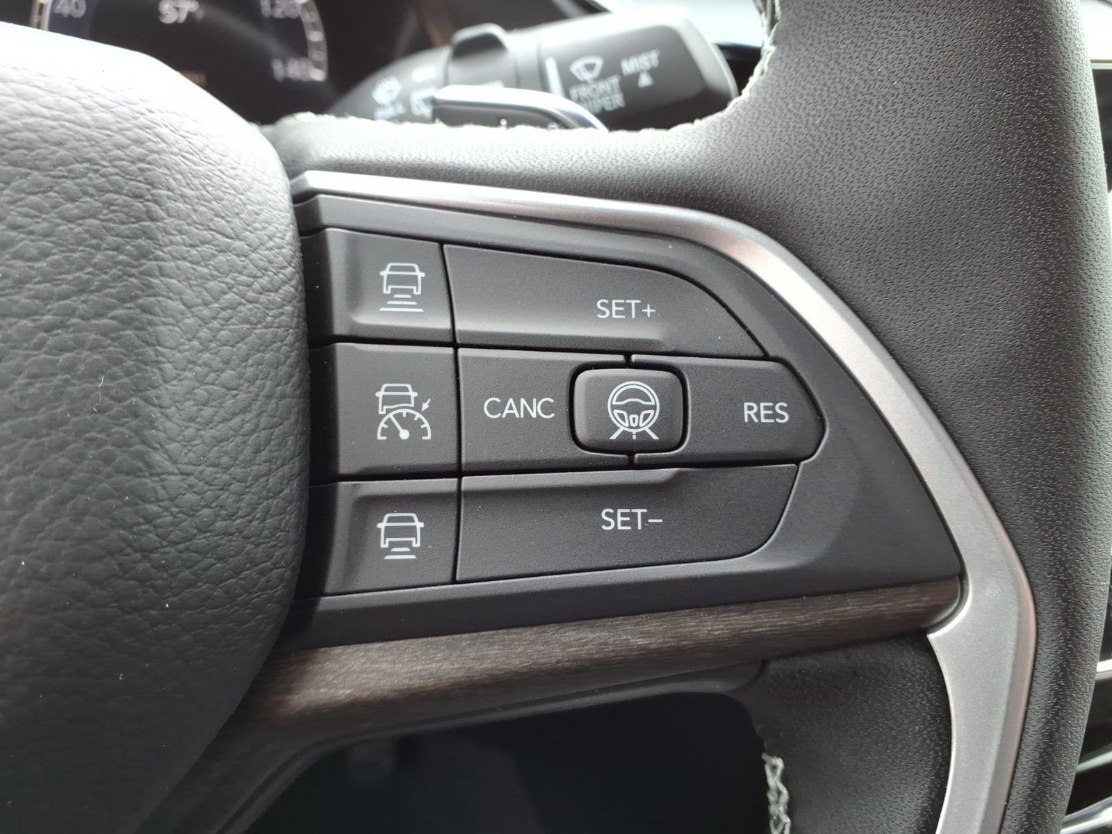 2026 Jeep Grand Cherokee Laredo Altitude