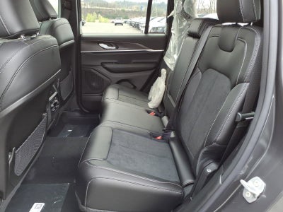 2026 Jeep Grand Cherokee Laredo Altitude