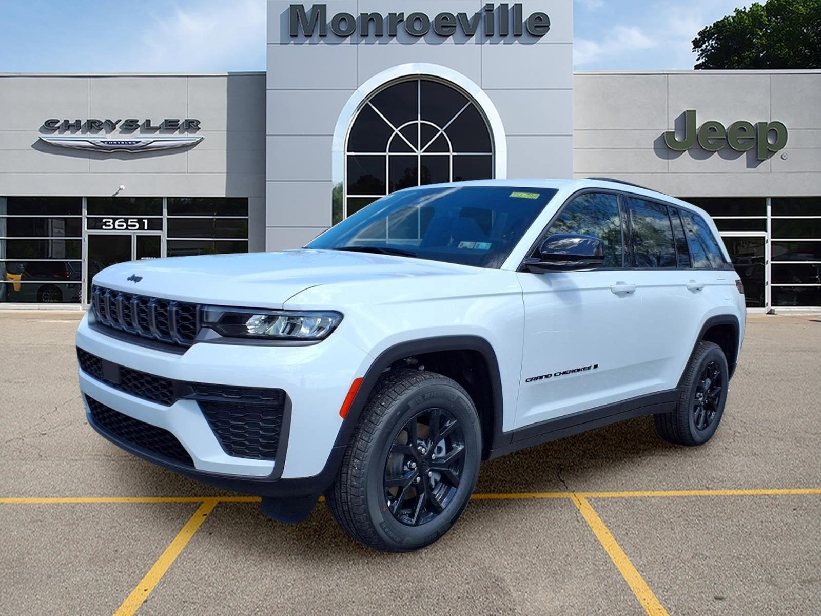 2026 Jeep Grand Cherokee Laredo Altitude