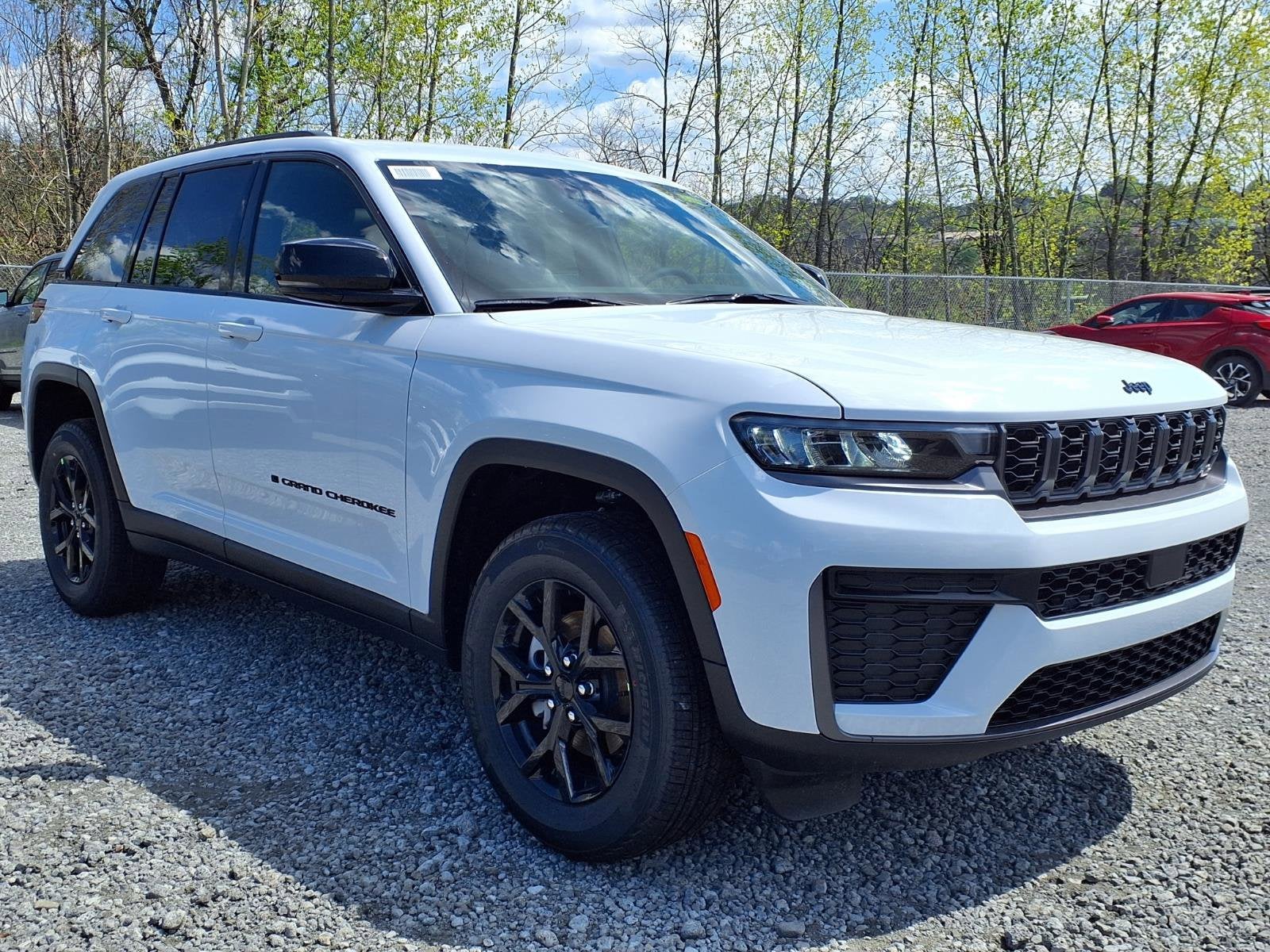 2026 Jeep Grand Cherokee Laredo Altitude