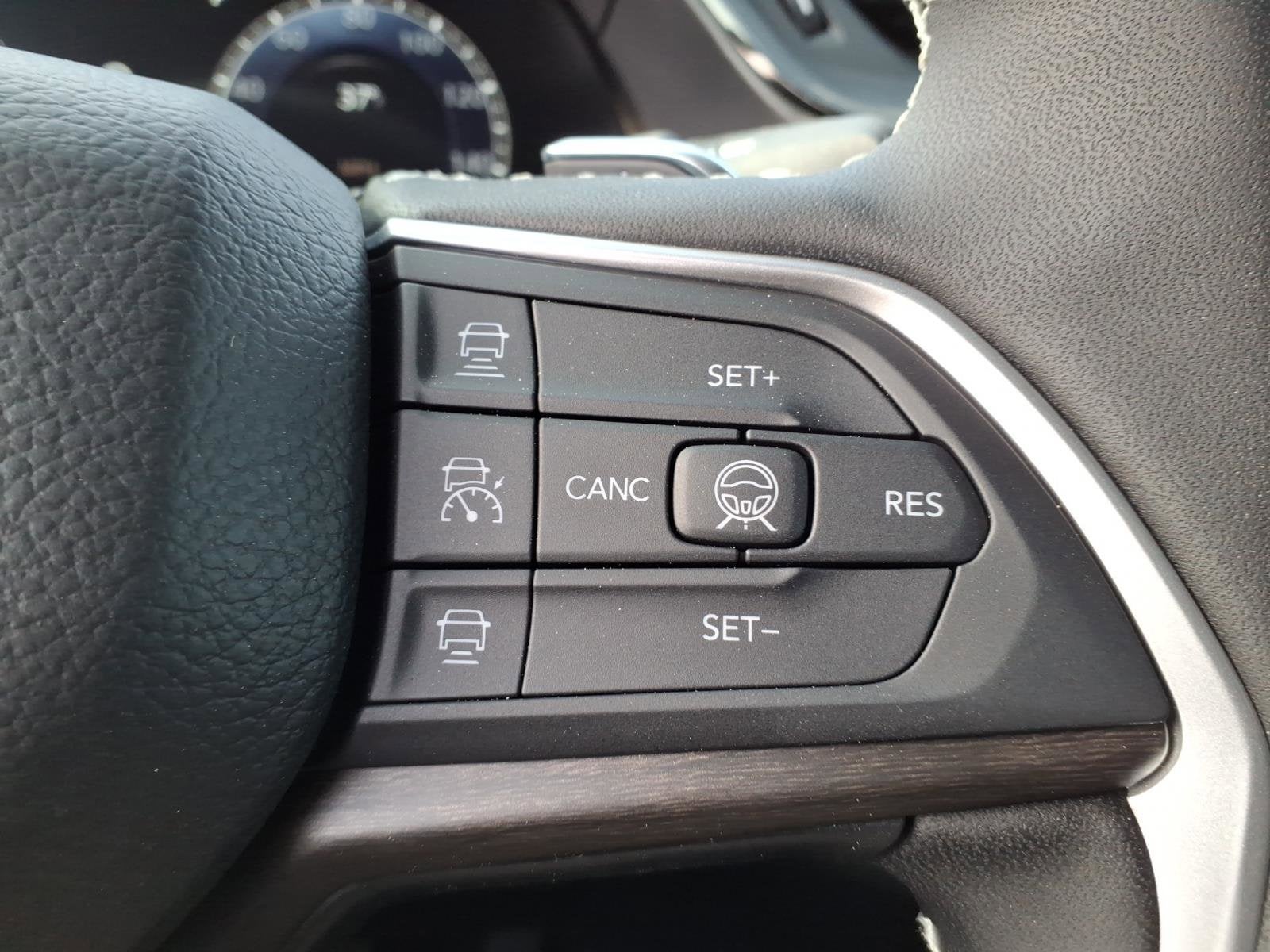 2026 Jeep Grand Cherokee Laredo Altitude