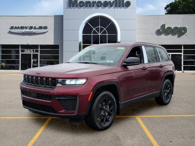 2026 Jeep Grand Cherokee Laredo Altitude