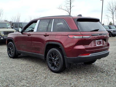 2026 Jeep Grand Cherokee Laredo Altitude