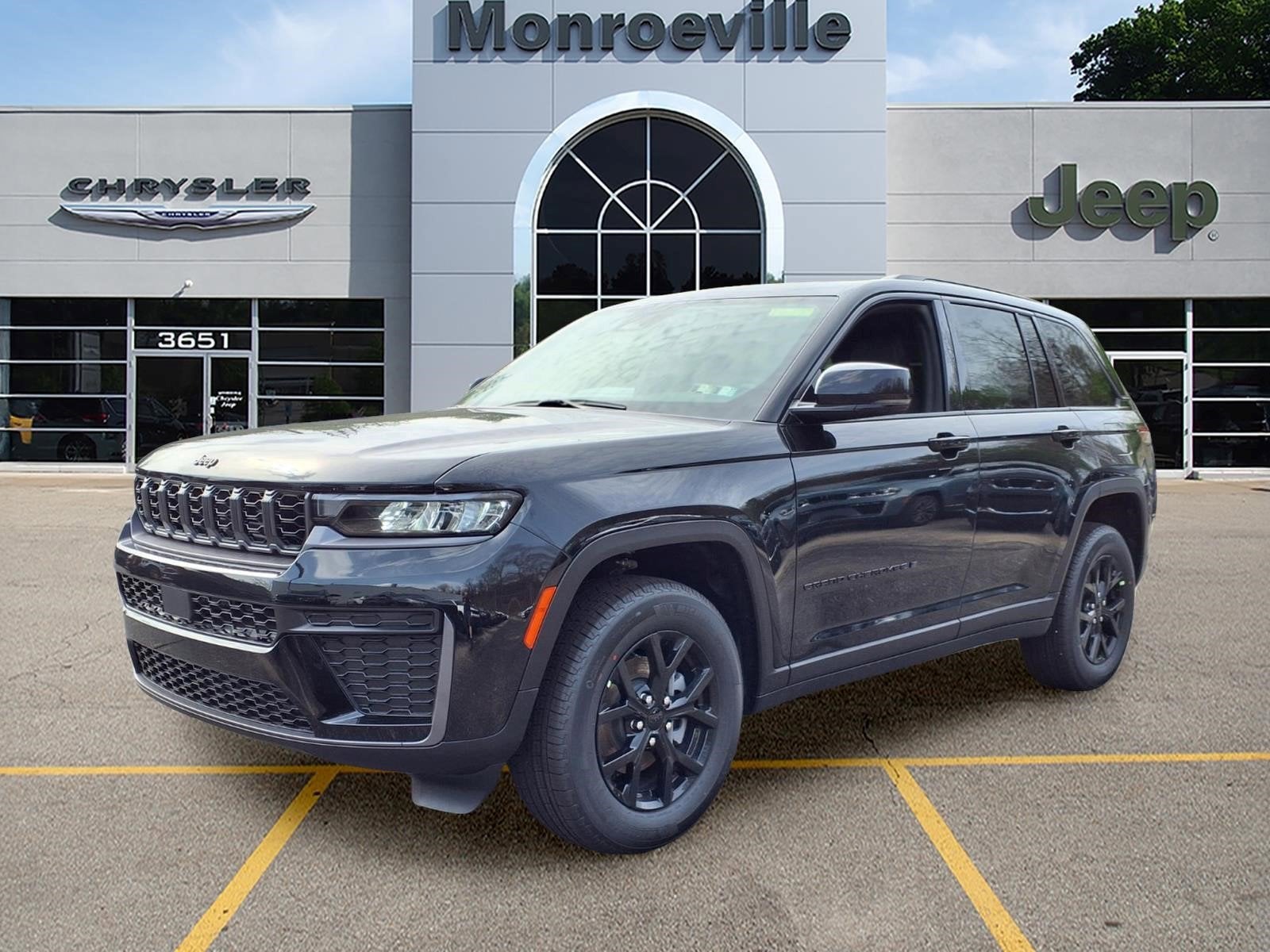 2026 Jeep Grand Cherokee Laredo Altitude