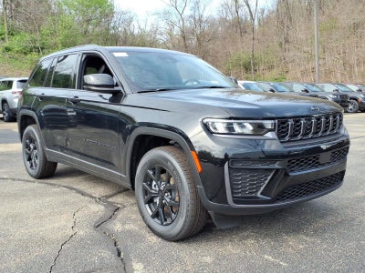 2026 Jeep Grand Cherokee Laredo Altitude