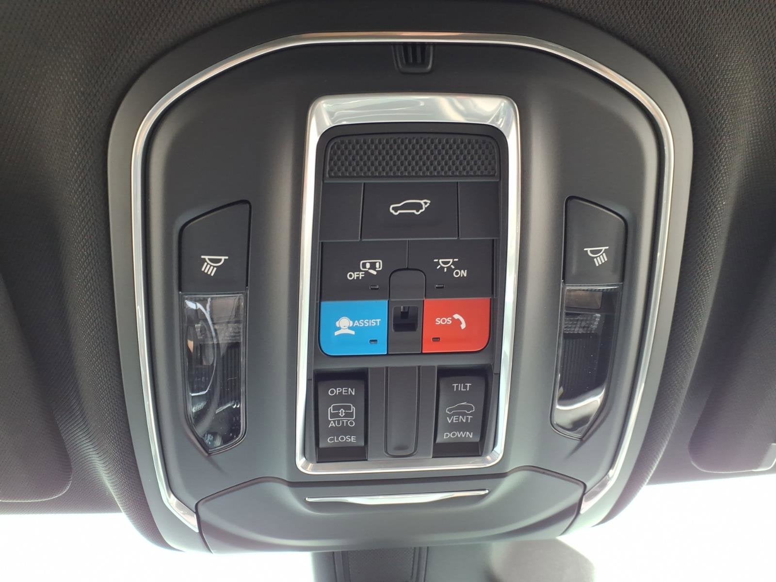 2026 Jeep Grand Cherokee Laredo Altitude