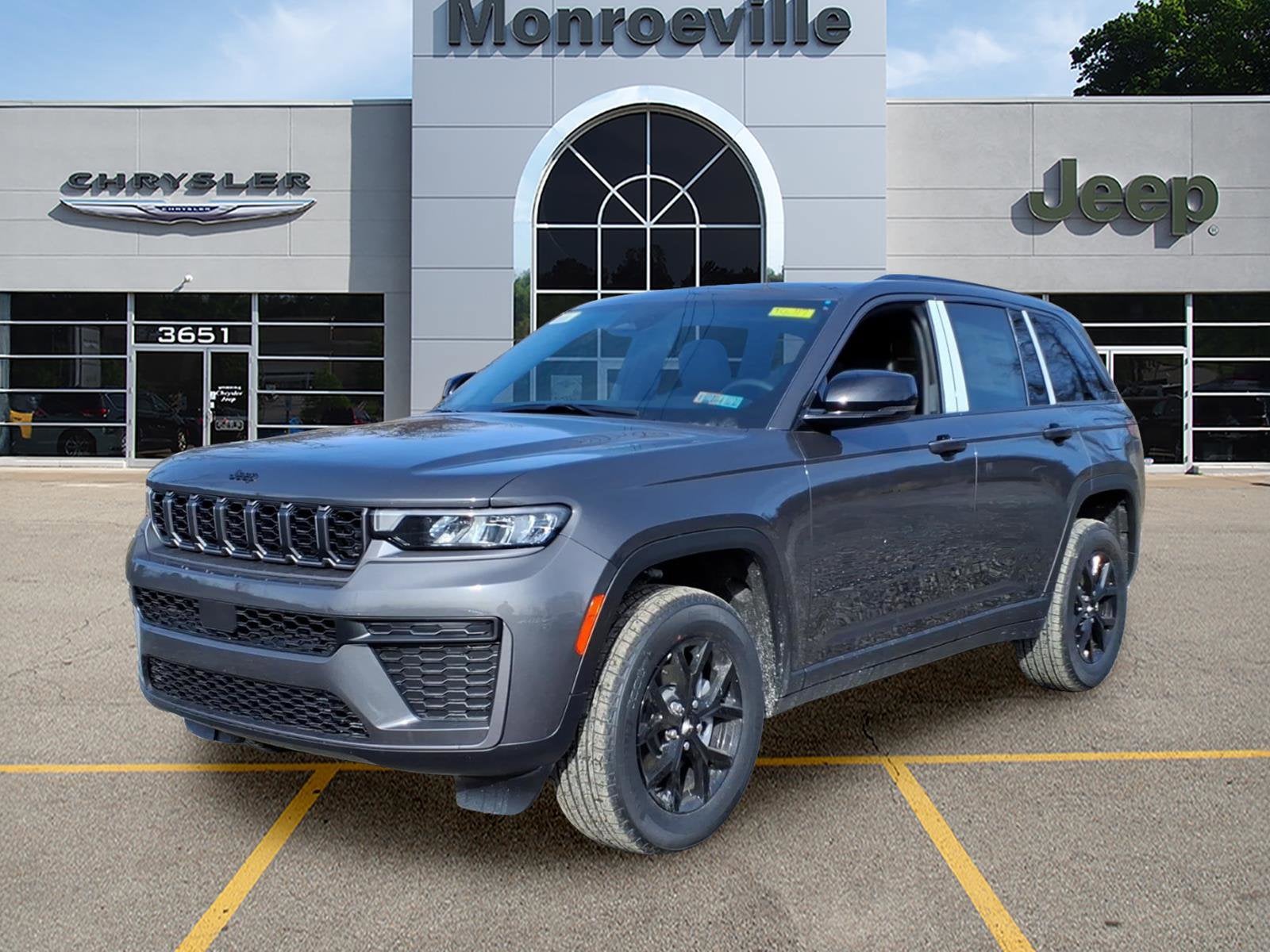 2026 Jeep Grand Cherokee Laredo Altitude